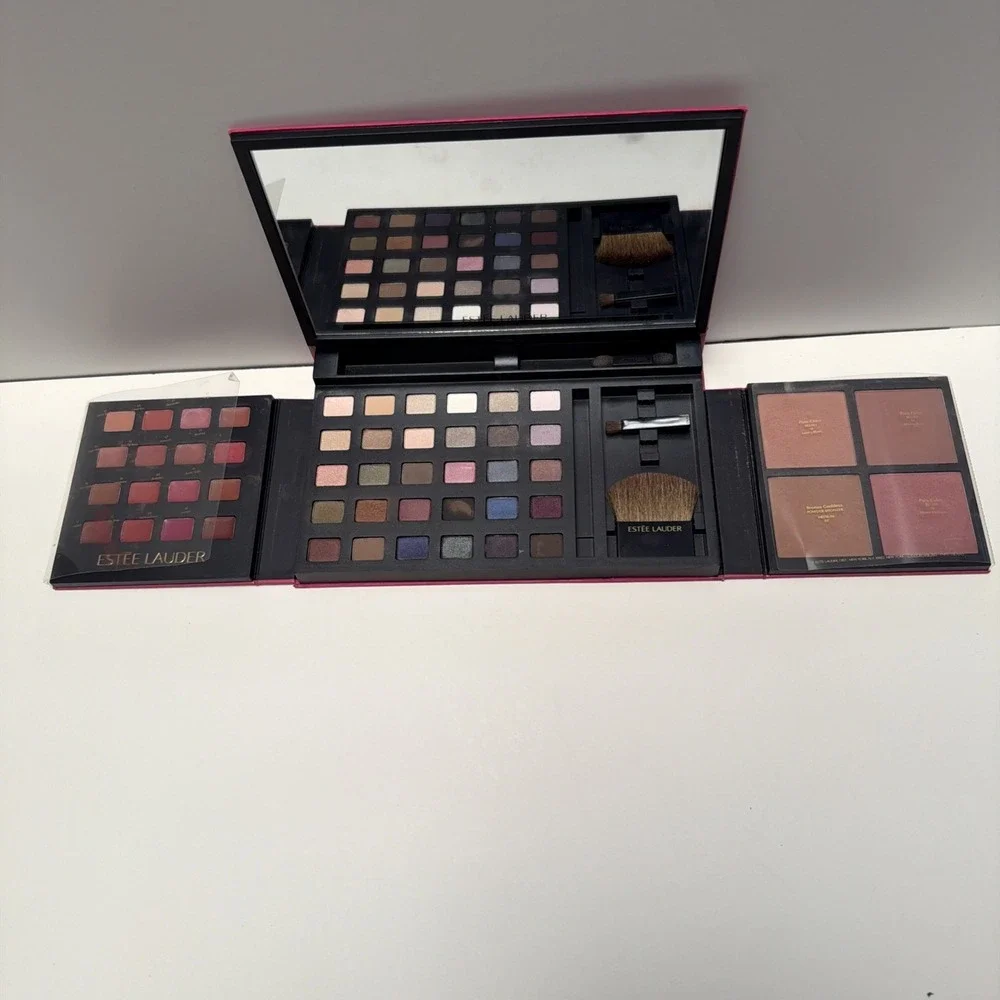 Estée Lauder Makeup Palette Gift Box 16 Lip 30 Shadow 4 Blush -Box Has Wear‎